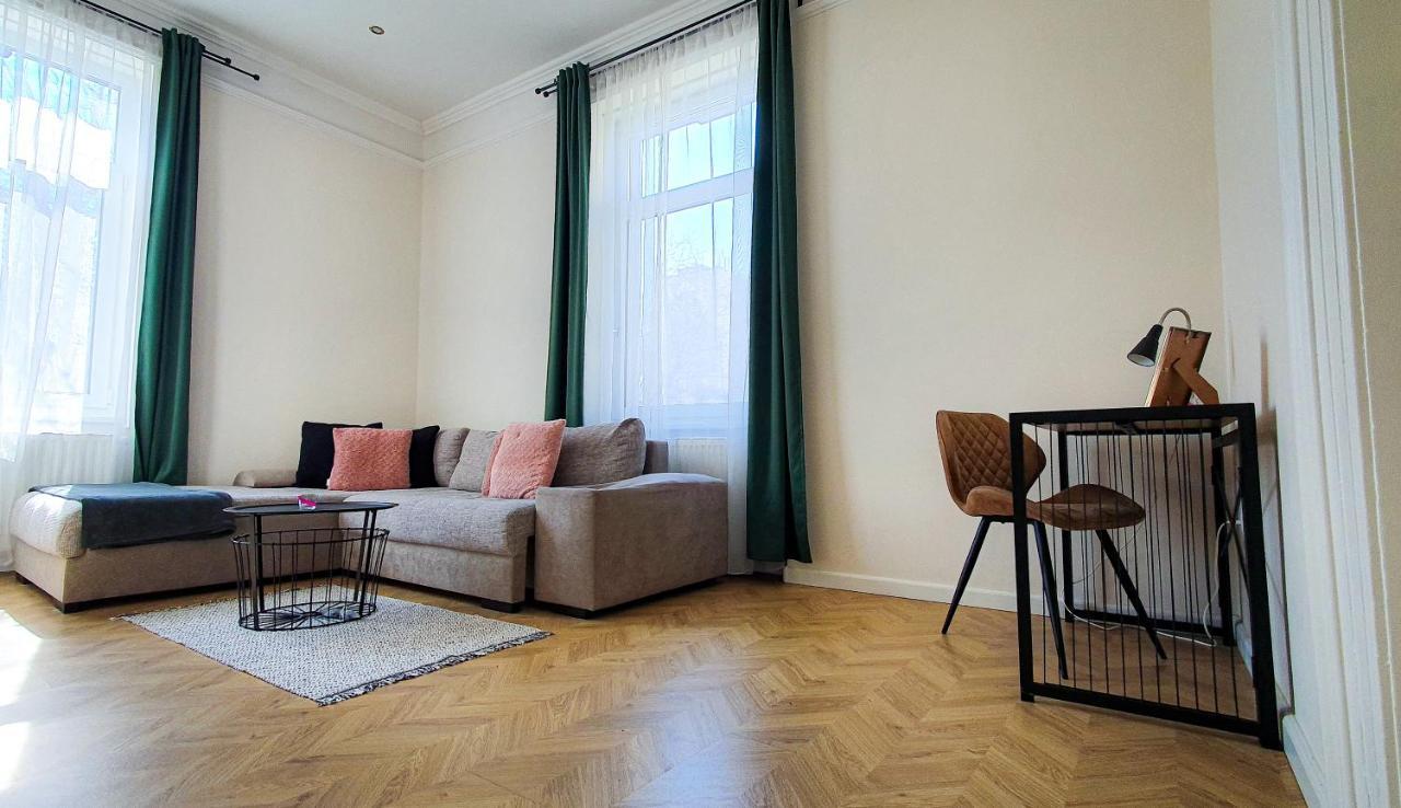 Smaragd Apartman Дьёр Экстерьер фото