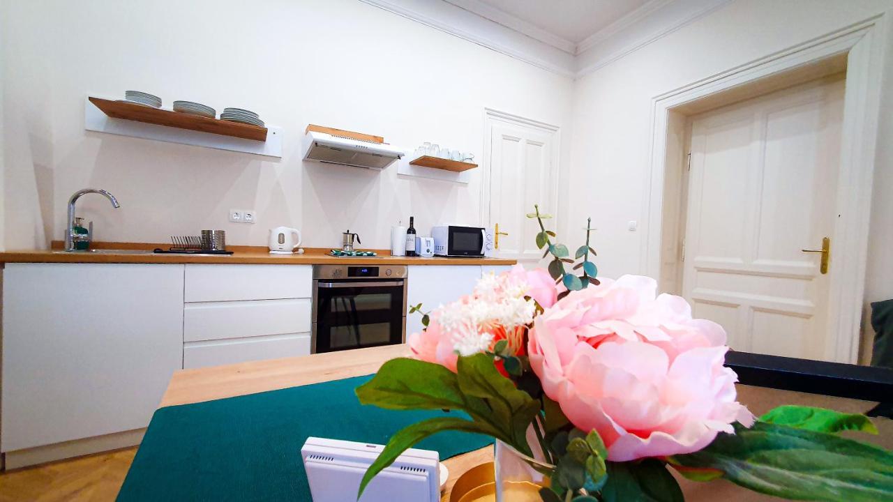 Smaragd Apartman Дьёр Экстерьер фото